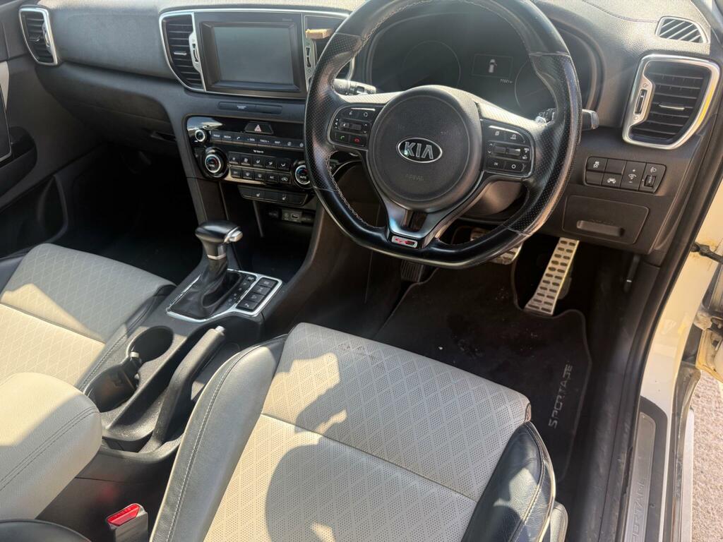 Kia Sportage Gt-line CP67VAE White #2