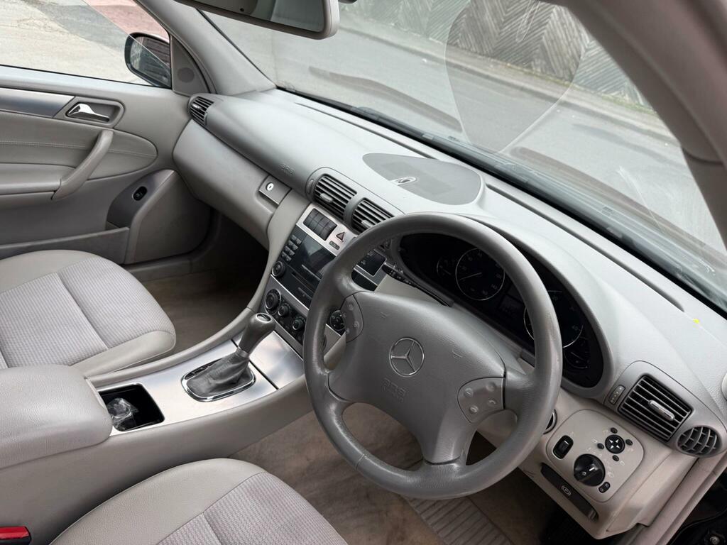 Mercedes-Benz C Class 2.1 C220 Cdi Avantgarde Se Black #2