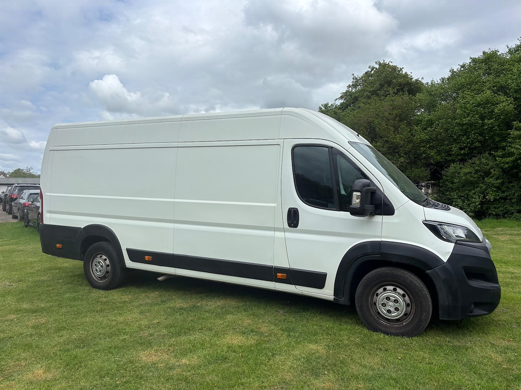 Peugeot Boxer 2.0 Bluehdi 435 Professional L4 H2 Euro 6 BN68GUH White #3