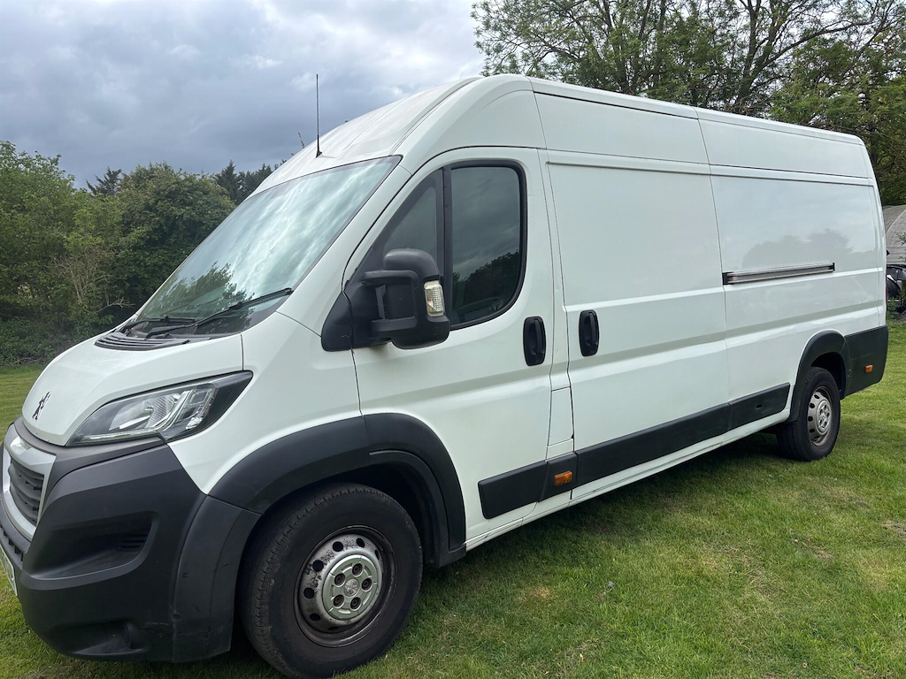 Peugeot Boxer 2.0 Bluehdi 435 Professional L4 H2 Euro 6 White