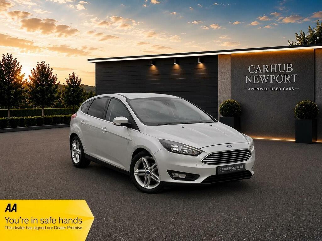 Ford Focus Hatchback 1.0T Ecoboost Zetec Euro 6 Ss 20 Silver