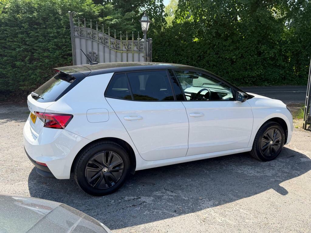 Skoda Fabia 1.0 Tsi Colour Edition Euro 6 S S MJ72GVF White #5