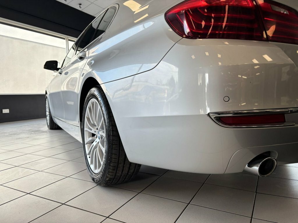 BMW 5 Series 3L Luxury Silver #6