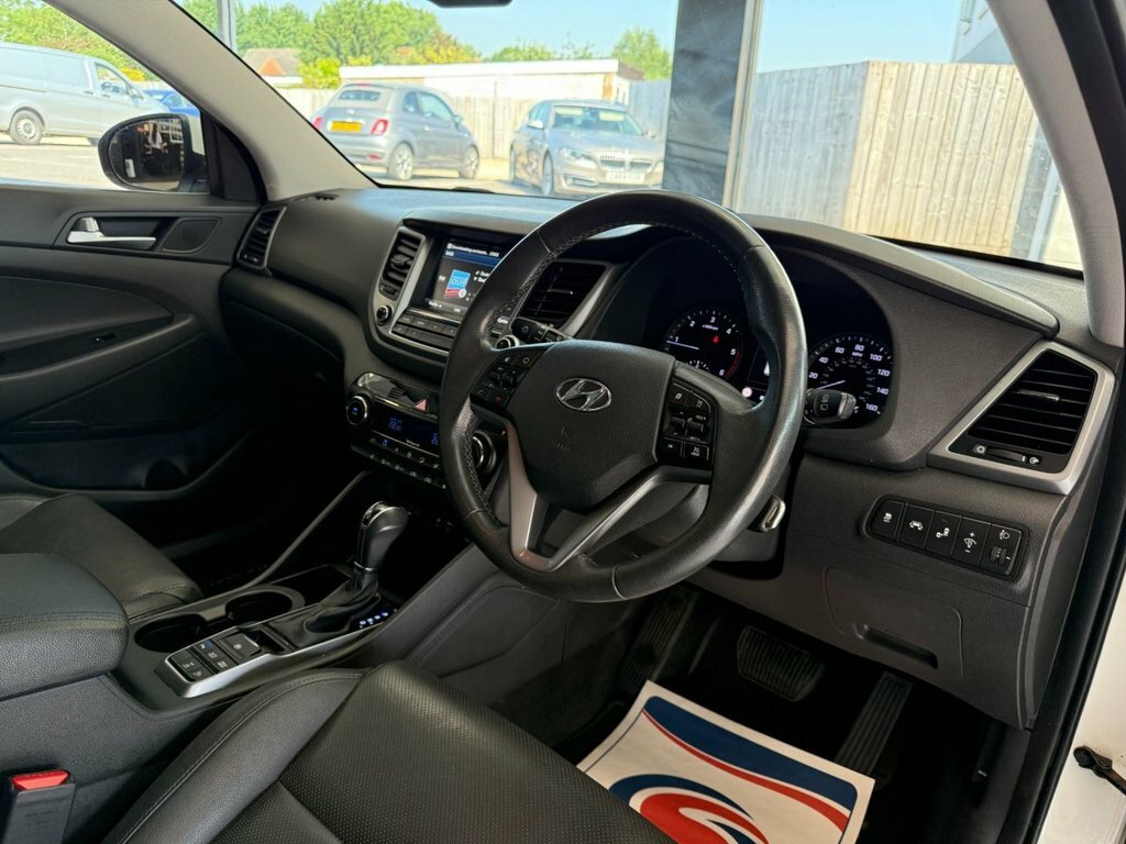 Hyundai Tucson 2L Premium VO65YCW White #2