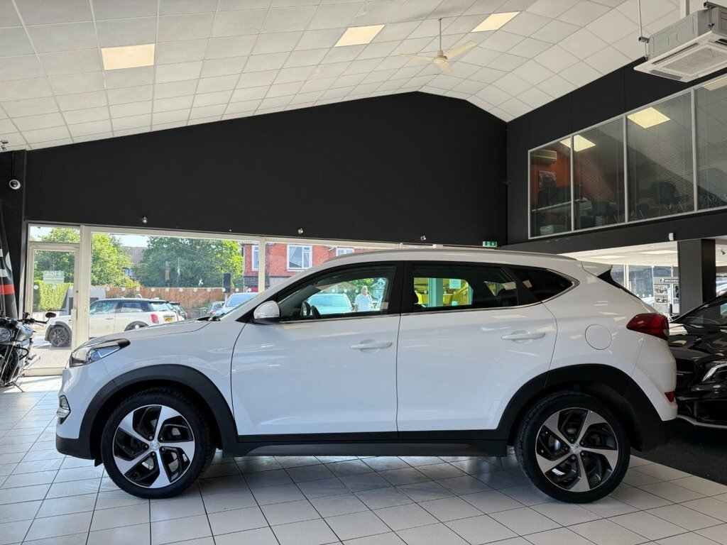 Hyundai Tucson 2L Premium VO65YCW White #6