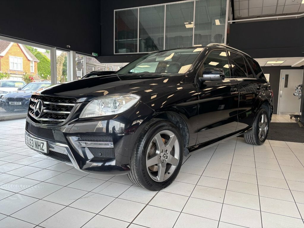 Mercedes-Benz M Class 2.1L Amg Sport Black #5