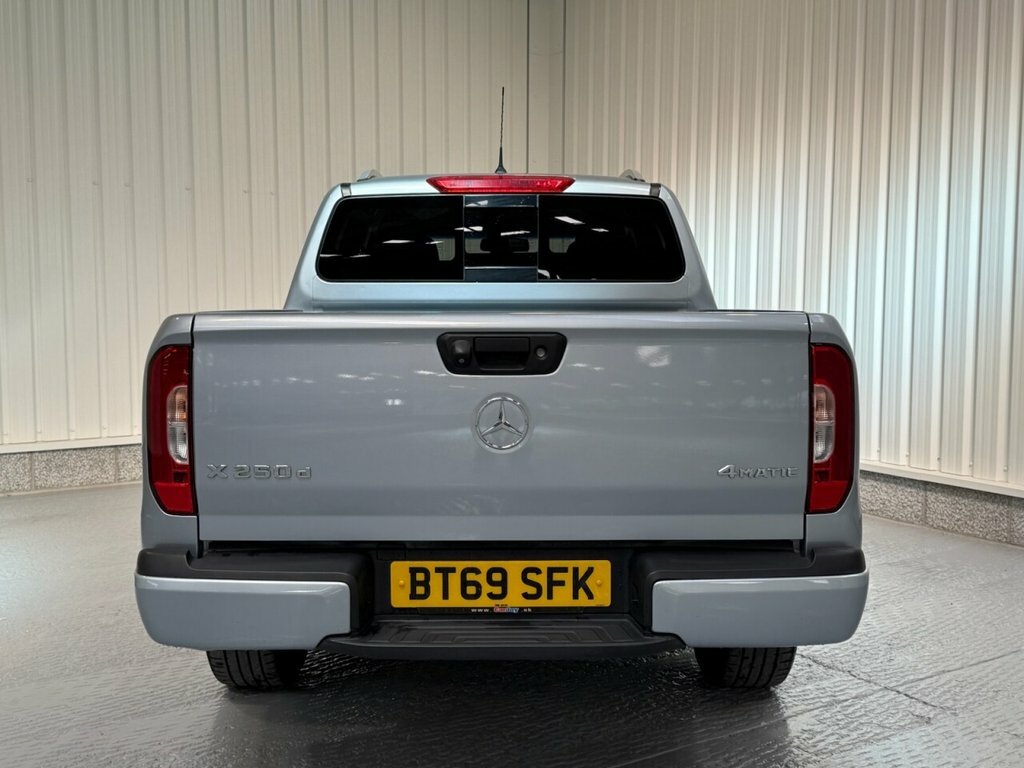 Mercedes-Benz X Class 2.3L Progressive BT69SFK Silver #6