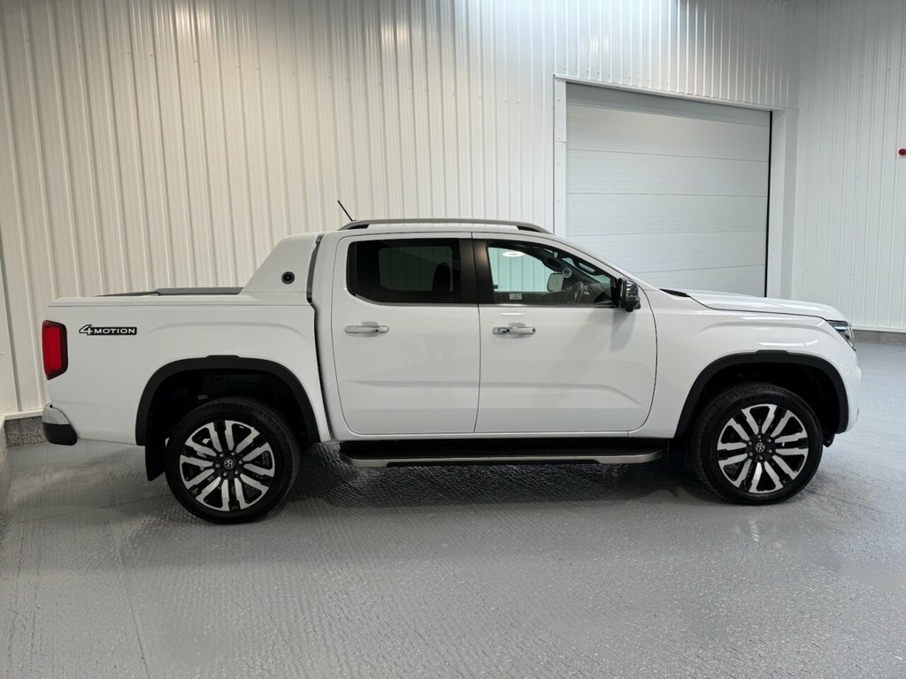 Volkswagen Amarok 3L Aventura CE74BJF White #4