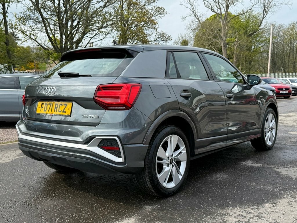 Audi Q2 1L S Line FD71RCZ Grey #5