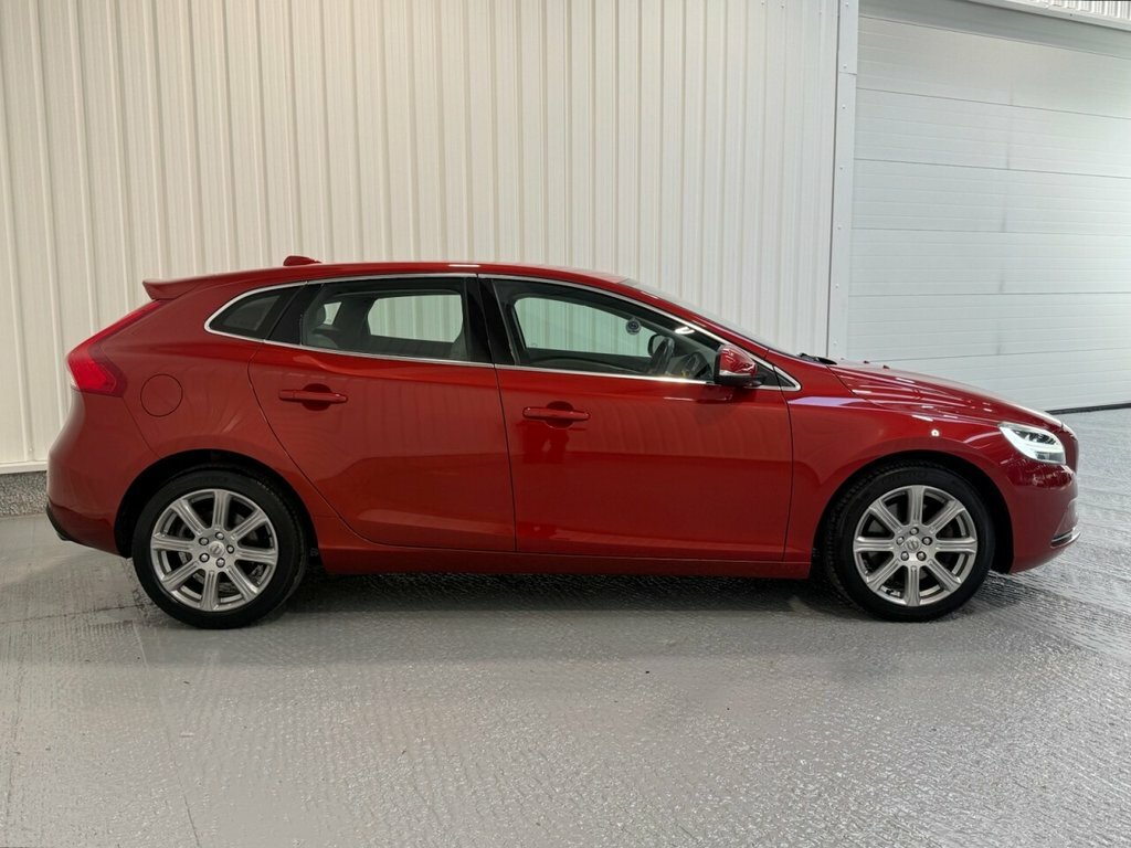 Volvo V40 1.5L Inscription FJ68XPE Red #4