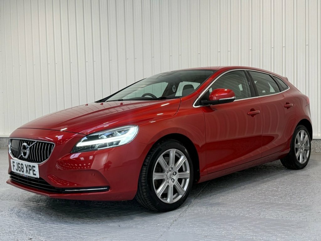Volvo V40 1.5L Inscription FJ68XPE Red #3