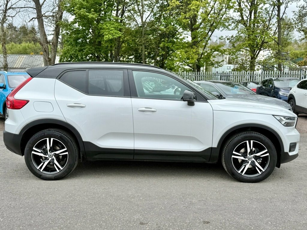 Volvo XC40 1.5L R-design YT70VUH White #4
