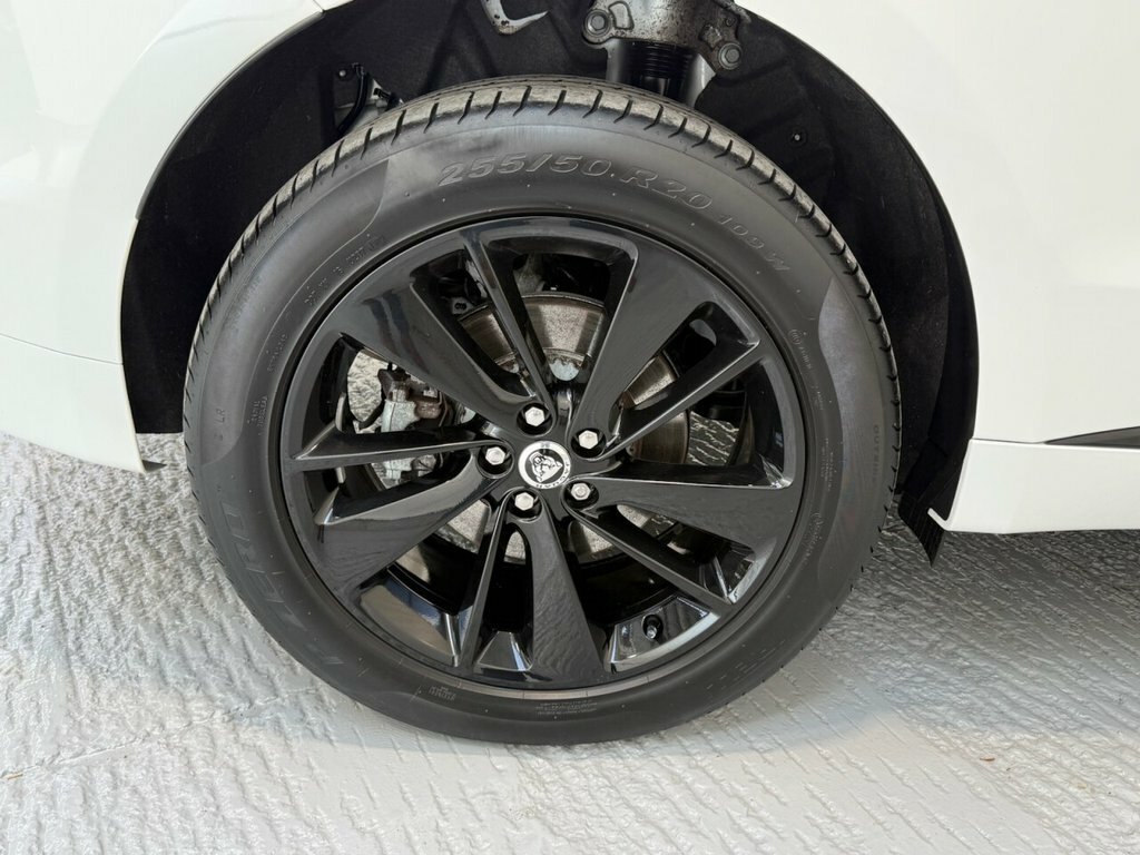 Jaguar F-Pace 2L R-dynamic Se Black KW23JBV White #6