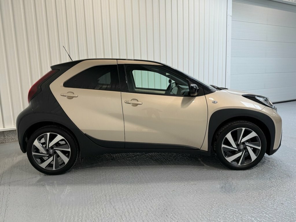 Toyota Aygo X 1L Edge GY24HUJ Beige #4