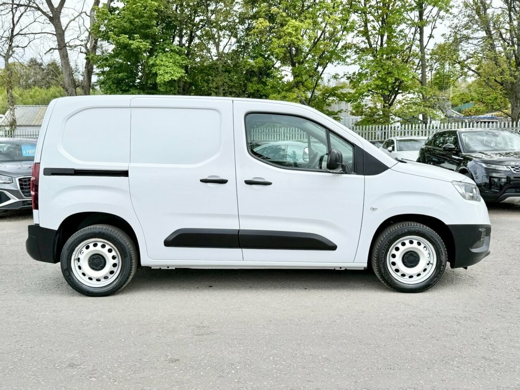 Toyota Proace City 1.5L Active MA22WTO White #4