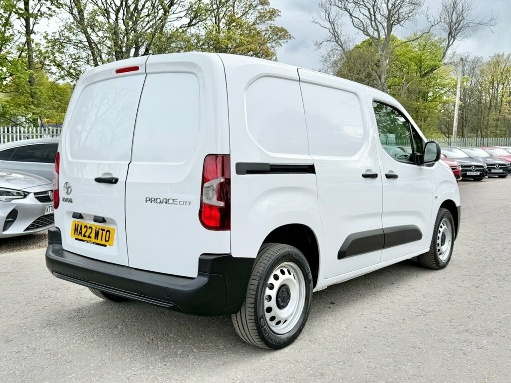 Toyota Proace City 1.5L Active MA22WTO White #5