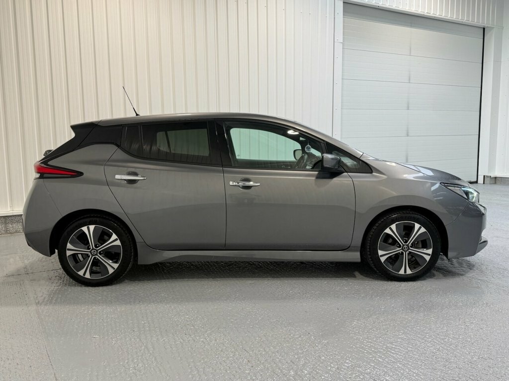 Nissan Leaf Hatchback VE70BWV Grey #4
