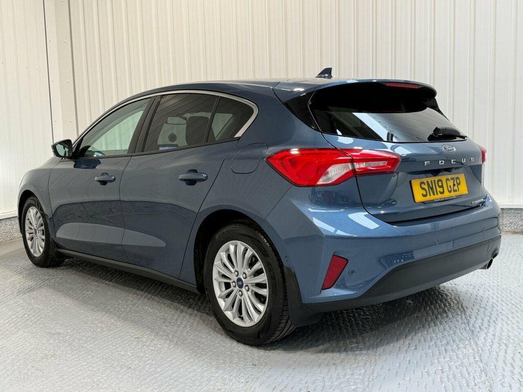 Ford Focus 1L Titanium SN19GZP Blue #5