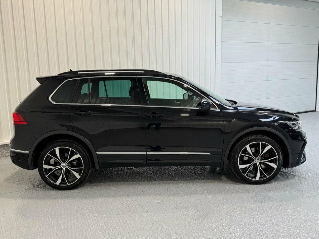 Volkswagen Tiguan 1.4L R-line VN72KXK Black #4