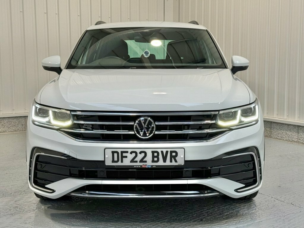 Volkswagen Tiguan 1.5L R-line DF22BVR White #2