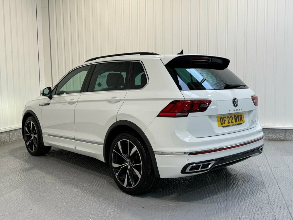 Volkswagen Tiguan 1.5L R-line DF22BVR White #4