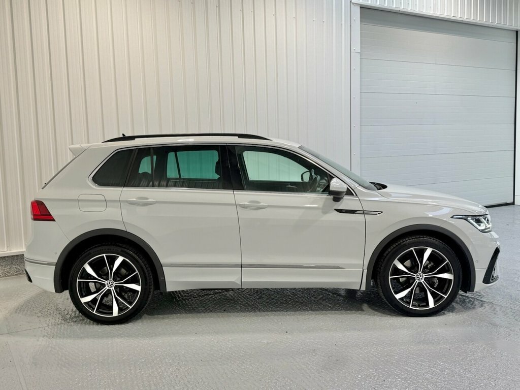 Volkswagen Tiguan 1.5L R-line DF22BVR White #5