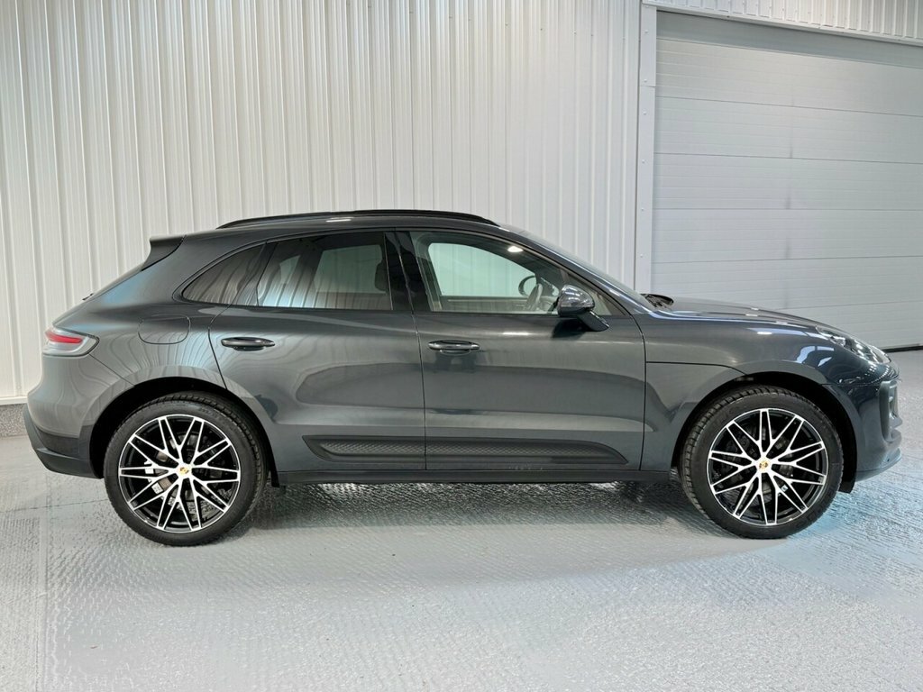 Porsche Macan Suv NV71KRN Grey #4