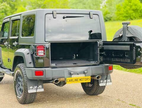 Jeep Wrangler Sahara Black #30