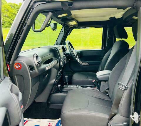 Jeep Wrangler Sahara Black #26