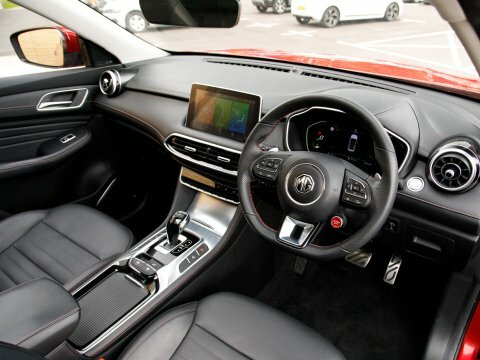 MG HS Suv CX23VEB Red #4
