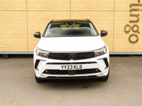 Vauxhall Grandland Suv YY23KLD White #5