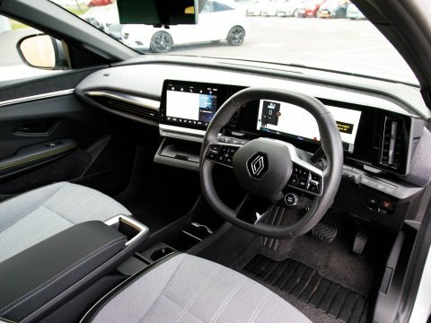 Renault Megane Electric Black #4