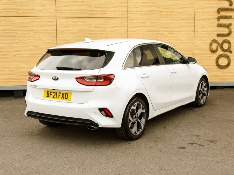 Kia Ceed Hatchback BF21FXO White #2