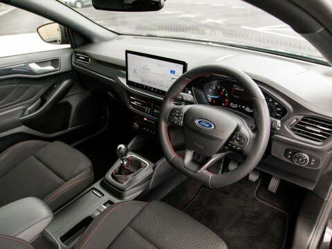 Ford Focus Hatchback KM23XVW Black #4