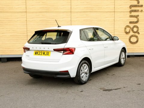 Skoda Fabia Hatchback WK23MJX White #2