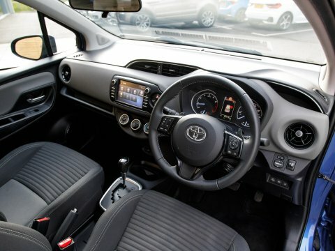 Toyota Yaris Hatchback DG69WNL Blue #4
