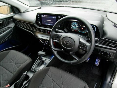 Hyundai Bayon Suv KY71TGJ Brown #3