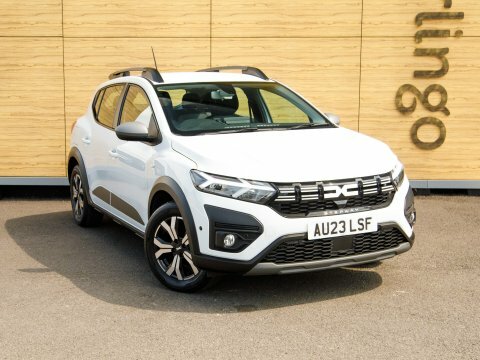 Dacia Sandero Stepway Hatchback White
