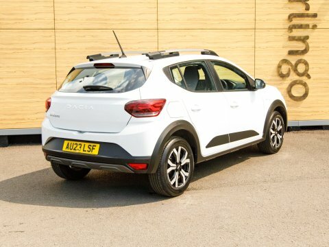 Dacia Sandero Stepway Hatchback AU23LSF White #2