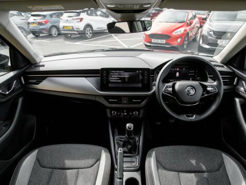 Skoda Kamiq Suv EK72ZWA Black #3