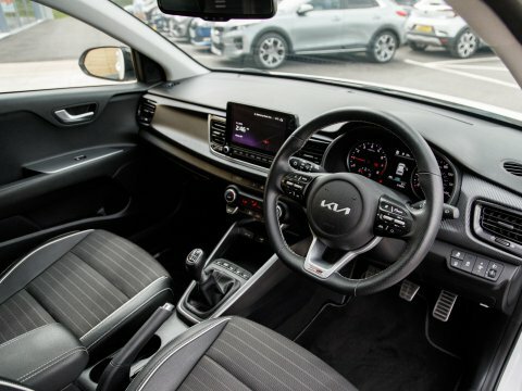 Kia RIO Hatchback LY22ACU White #4