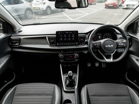 Kia RIO Hatchback LY22ACU White #3