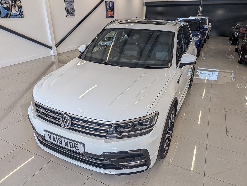 Volkswagen Tiguan Tdi R-line Tech VA19WDE White #2