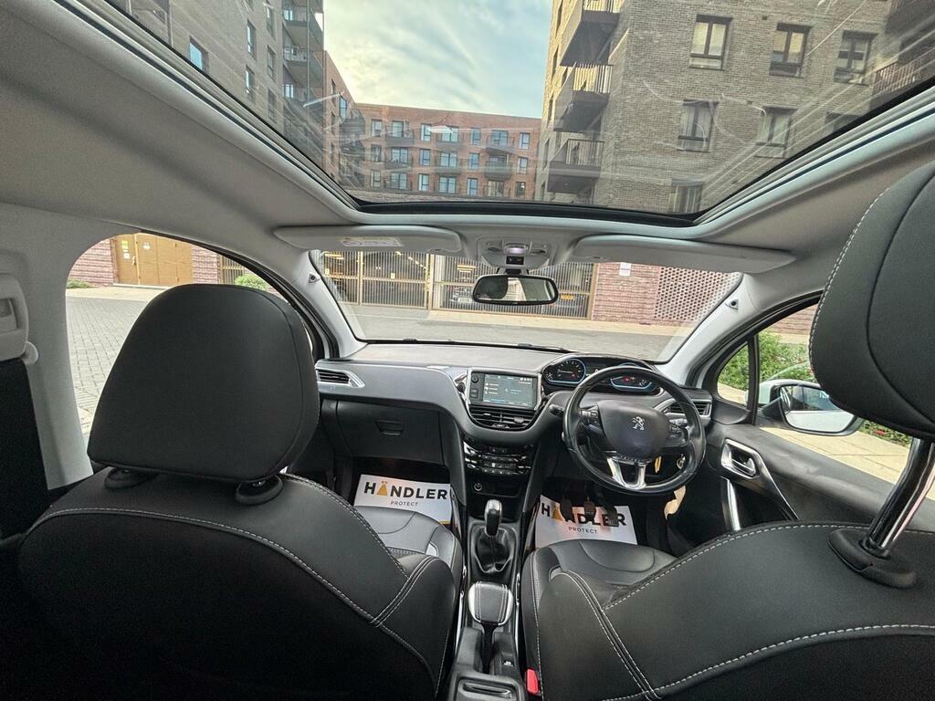 Peugeot 2008 1.2 Puretech Allure Premium Euro 6 S S AD19FFX White #4