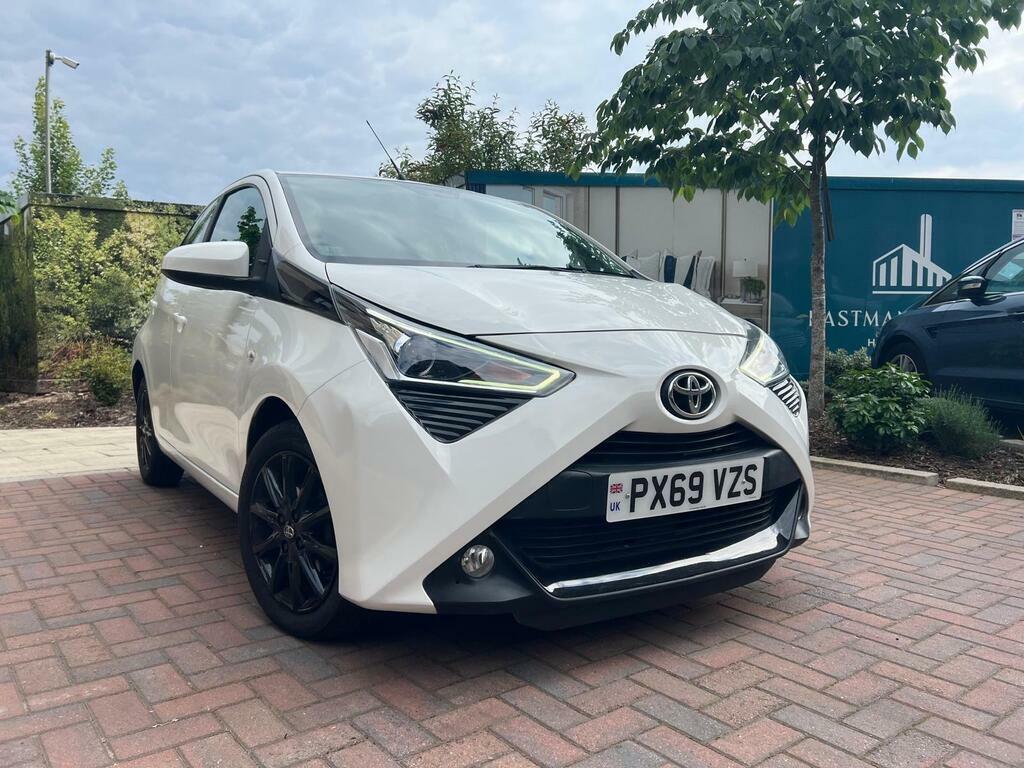 Toyota Aygo 1.0 Vvt-i X-play X-shift Euro 6 White