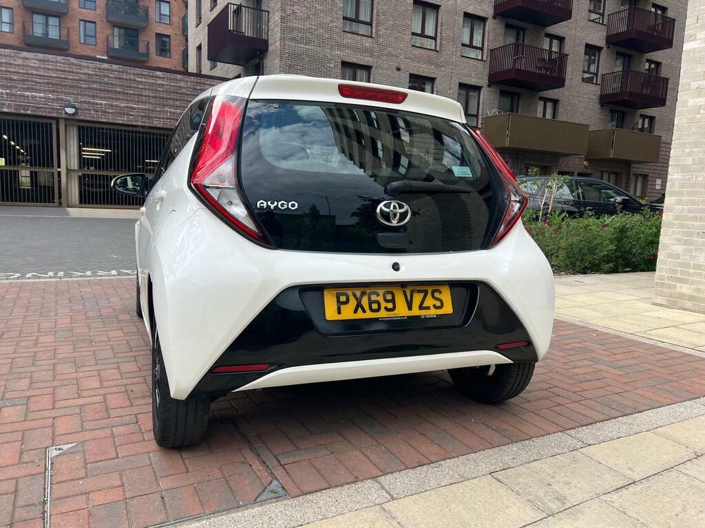 Toyota Aygo 1.0 Vvt-i X-play X-shift Euro 6 PX69VZS White #6
