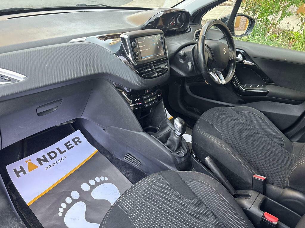 Peugeot 208 1.2 Puretech Tech Edition Euro 6 S S YA69ZKK Black #3