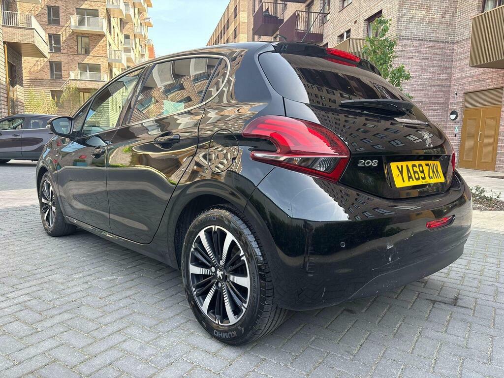 Peugeot 208 1.2 Puretech Tech Edition Euro 6 S S YA69ZKK Black #2