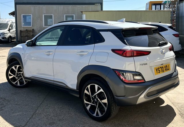 Hyundai Kona 1.0 T-gdi Mhev Premium Suv Hybrid Manua YS70XDJ White #4