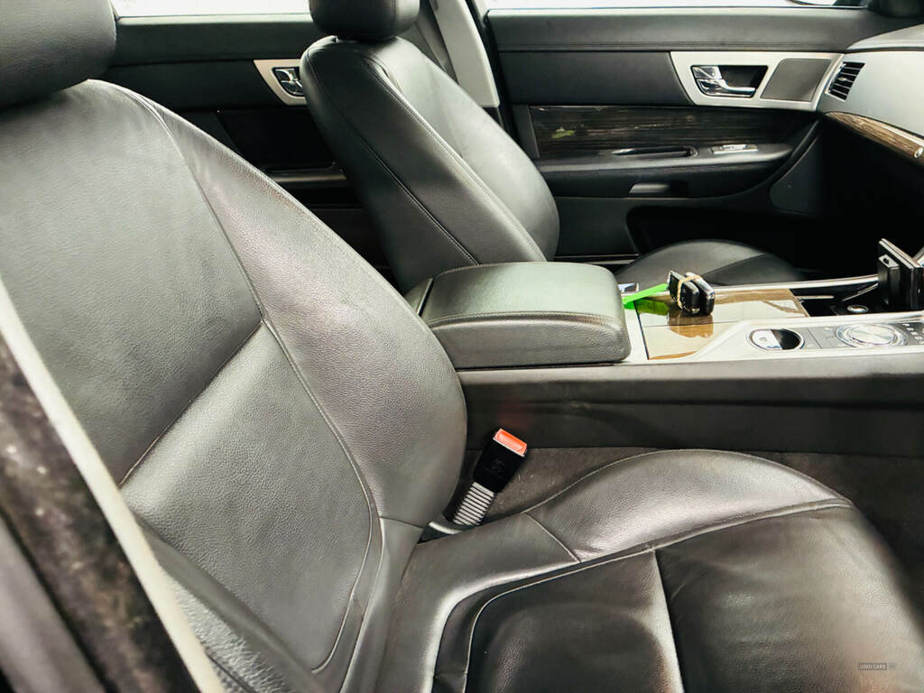 Jaguar XF 2.2D 200 Luxury LD15VMU Grey #2